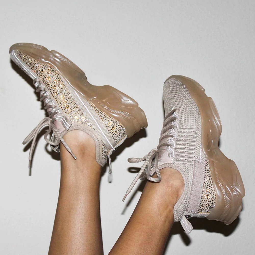 Steve Madden Maxima blush sneakers size 8.5 brand new. Never worn